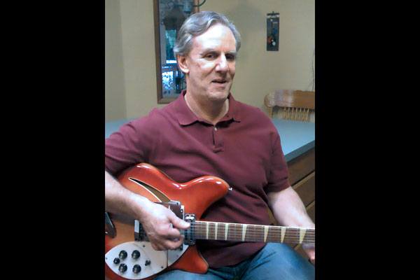 Folksinger plays ’50s and ’60s hits at Music Live