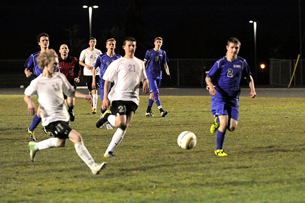 Soccer: Wolves take down undefeated Trojans