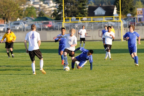 Soccer: Boys hold onto third place