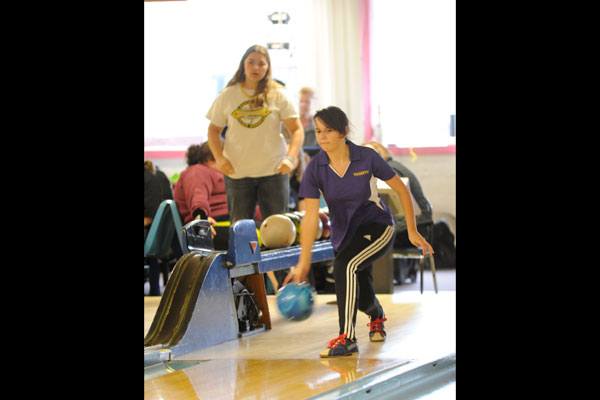 Girls bowling: SHS duo earns spots at districts