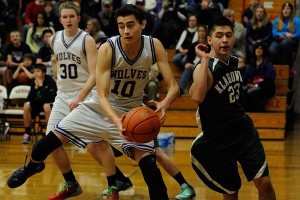 Basketball: Barry picked for all-league first team