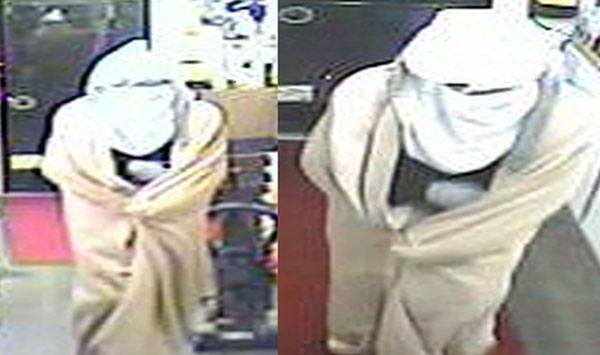 Port Townsend gas station robbed; police seek suspect