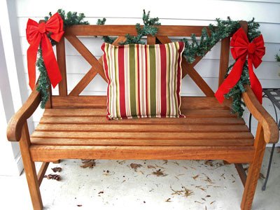 Readers Theatre Plus (RT+) is presenting “The Christmas Bench' at Sequim’s Guy Cole Center in Carrie Blake Park