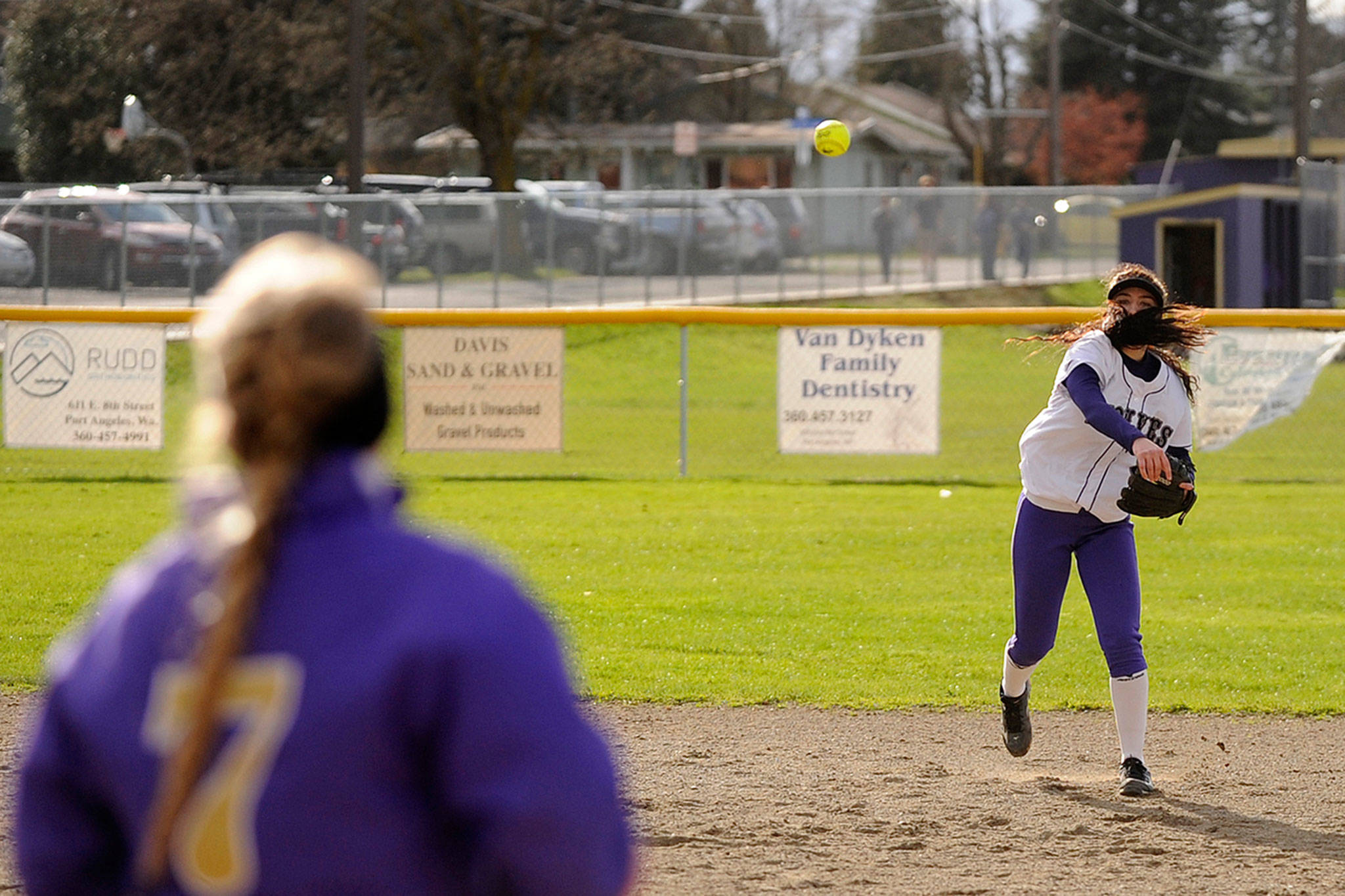 Fastpitch: Dennis leads in Wolves’ win over Kingston