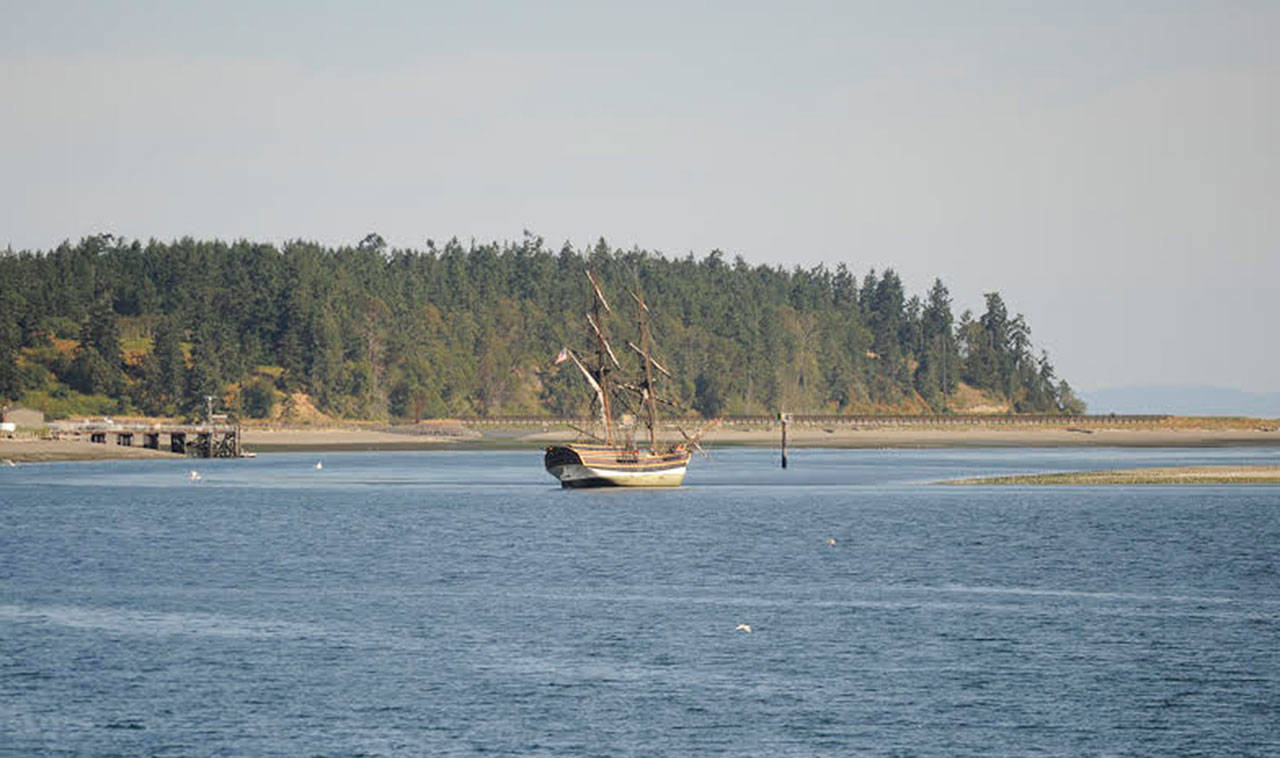 Lady Washington runs aground in Sequim Bay