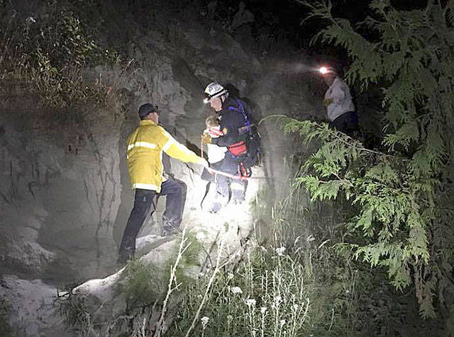 Hikers rescued from beach bluffs near Diamond Point