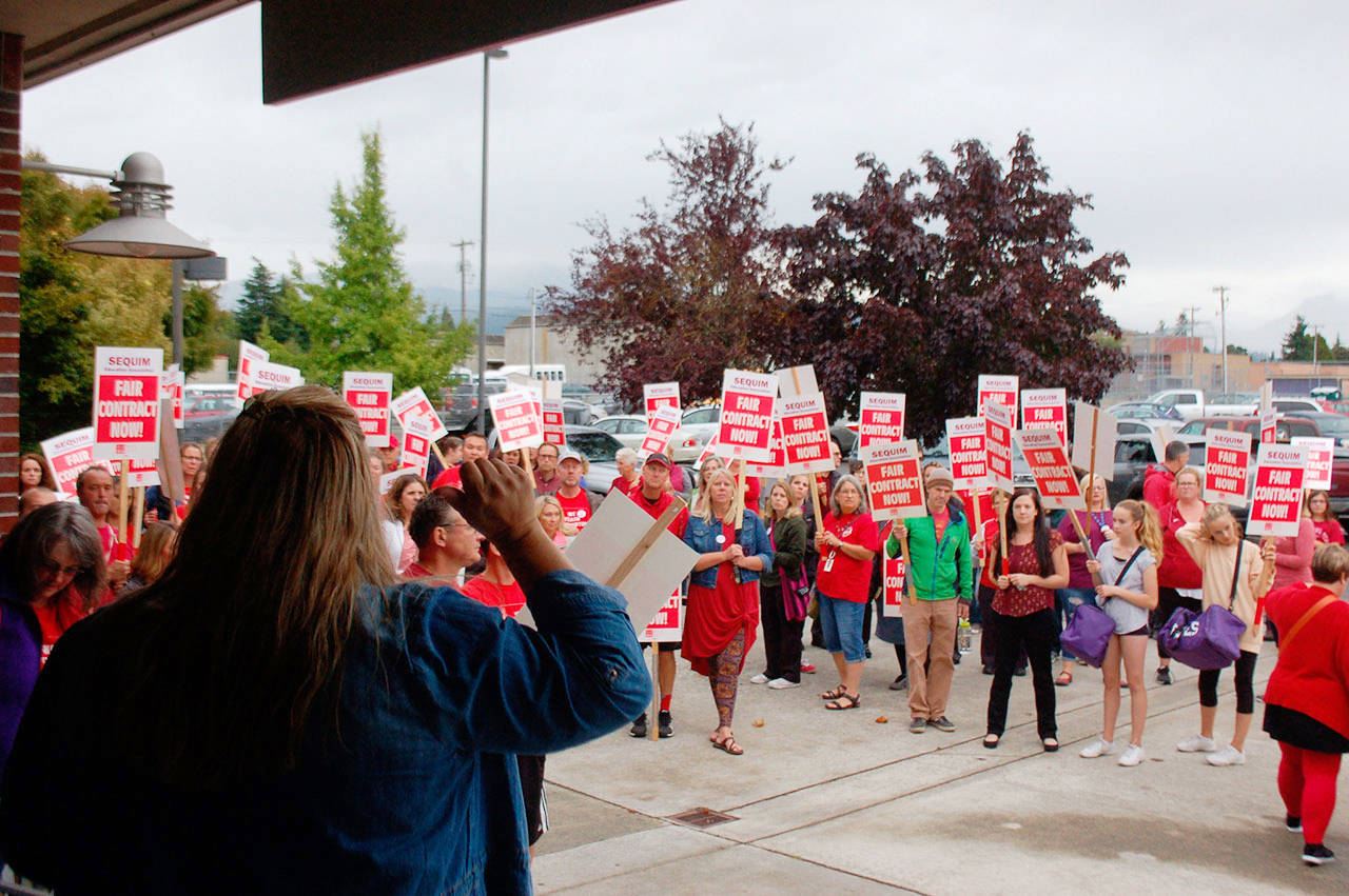 Sequim teachers set deadline for strike