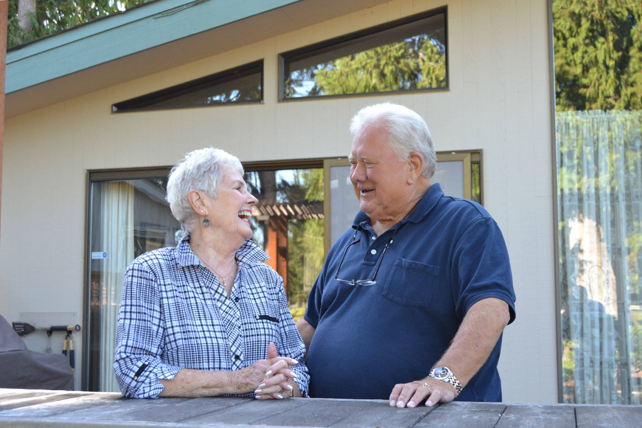 Vonnie and Pepper Putnam moved to Sunland 20-plus years ago and soon thereafter Vonnie was diagnosed with breast cancer. She’s since become an advocate for helping local women fight and recover from breast cancer. Sequim Gazette photo by Matthew Nash
