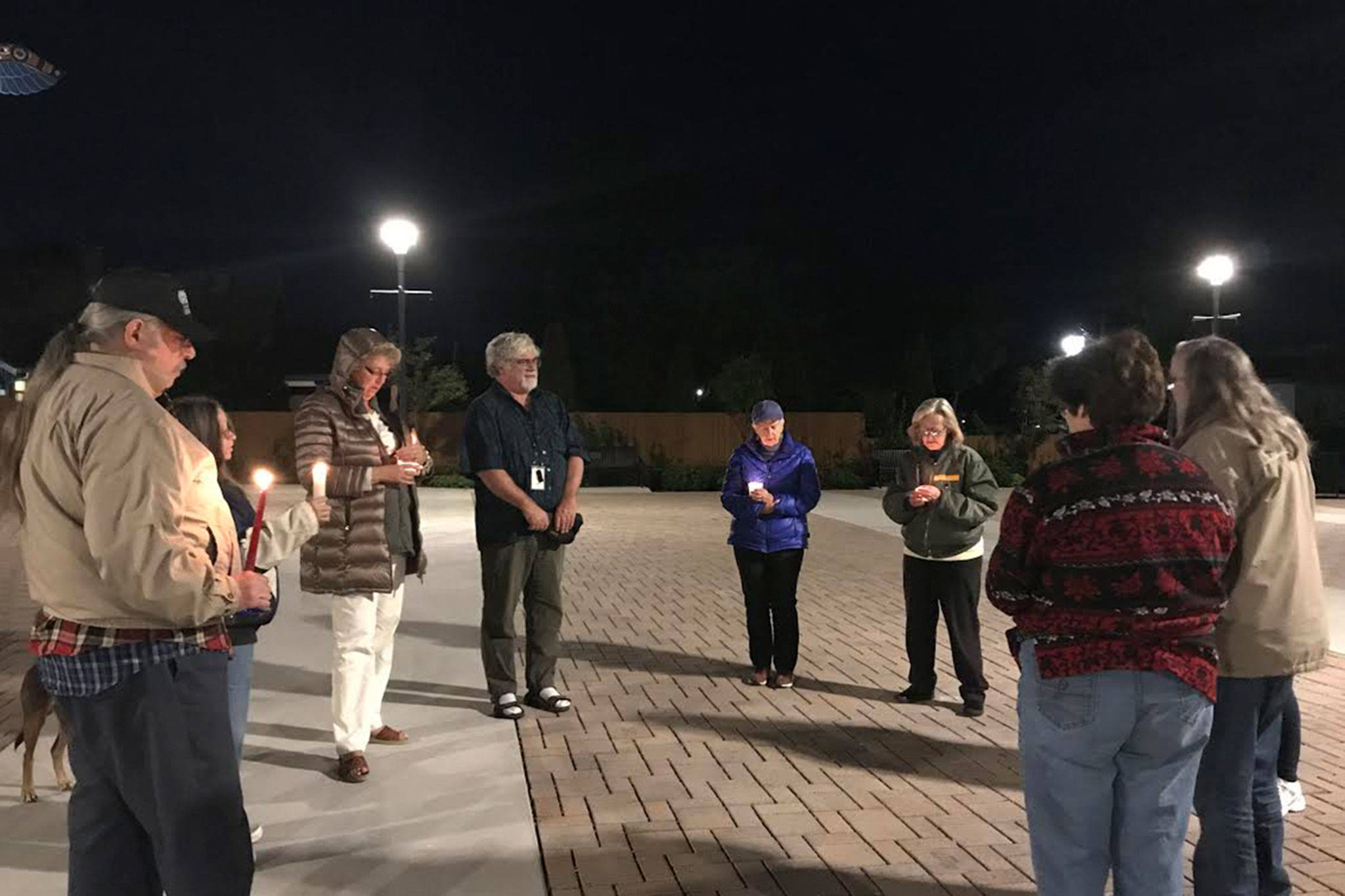 Small candlelight vigil held for Las Vegas victims