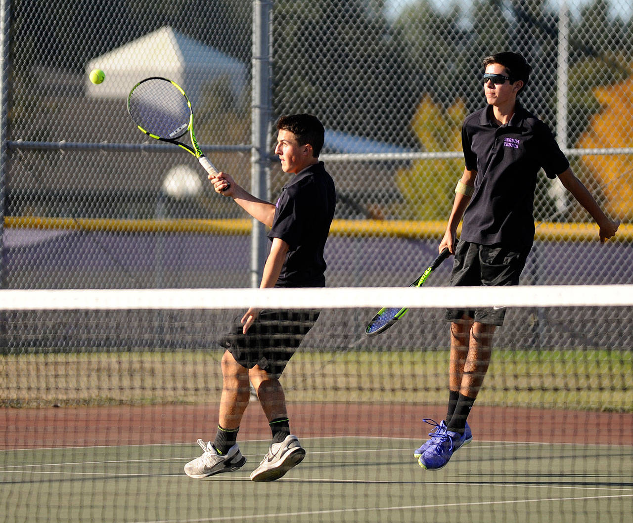 Boys tennis: Riders edge past Wolves for third place