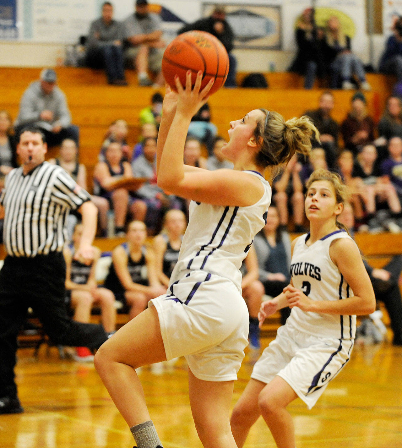 Girls basketball: Youth movement sends Wolves to win in opener