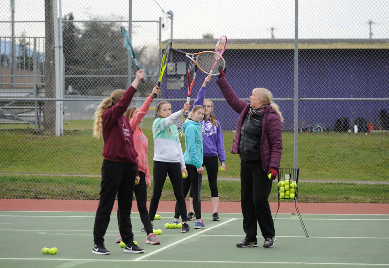 Spring Sports Preview/Girls Tennis: Freshmen bolster competitive Wolves squad
