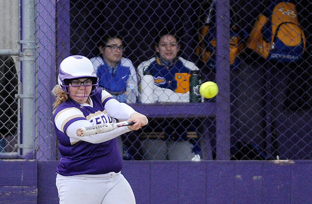 Fastpitch: Wolves rout Knights, improve to 3-1 in league