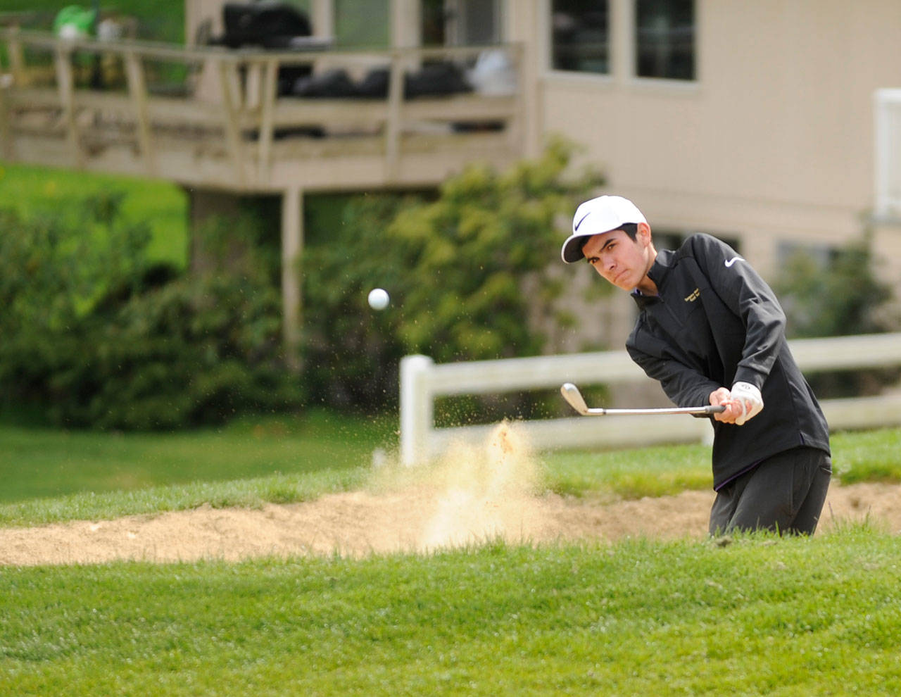 Golf: Wolves continue to roll in league play