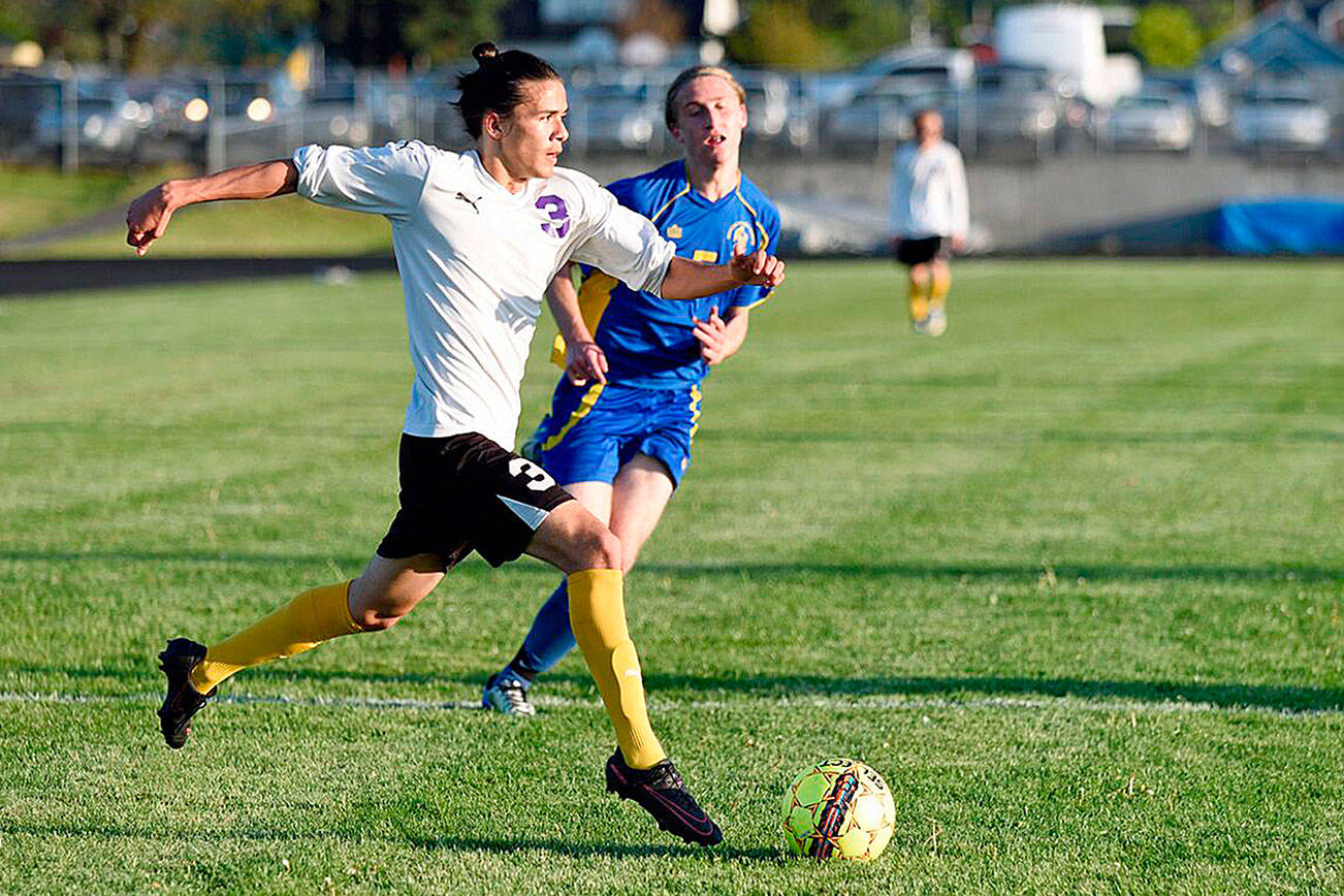 Boys soccer: Wolves rout Bremerton, set to play Orting in district opener