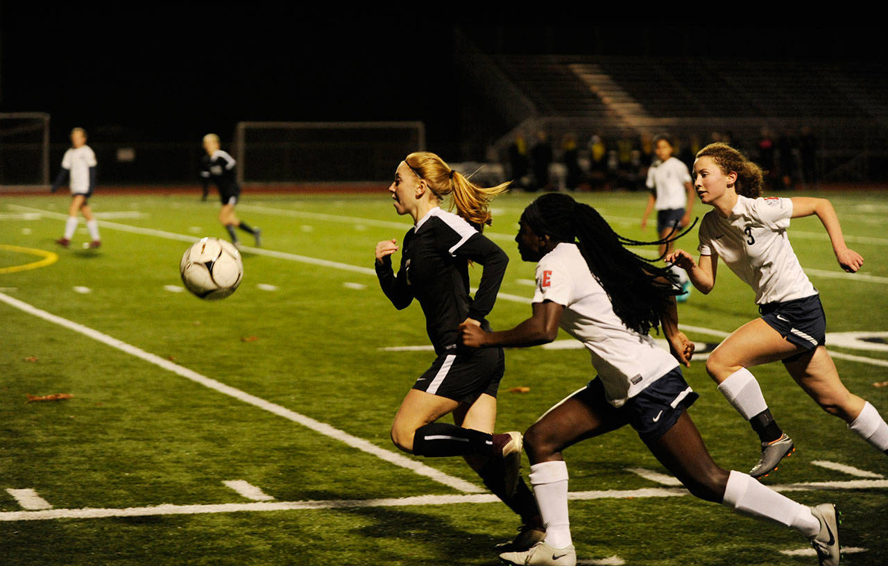 Girls soccer: Wolves drop heartbreaker in first state playoff game