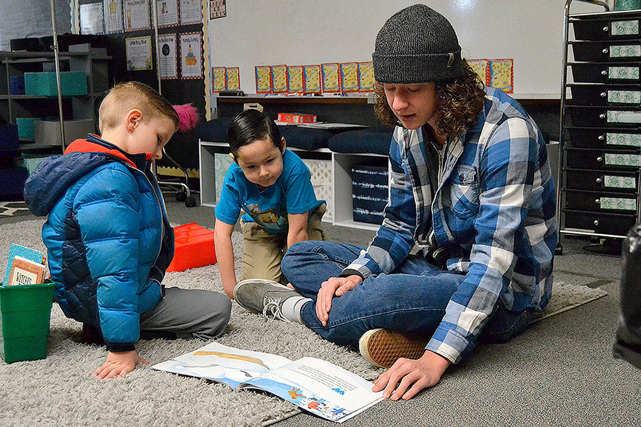 Sequim students come together for Read Across America Day