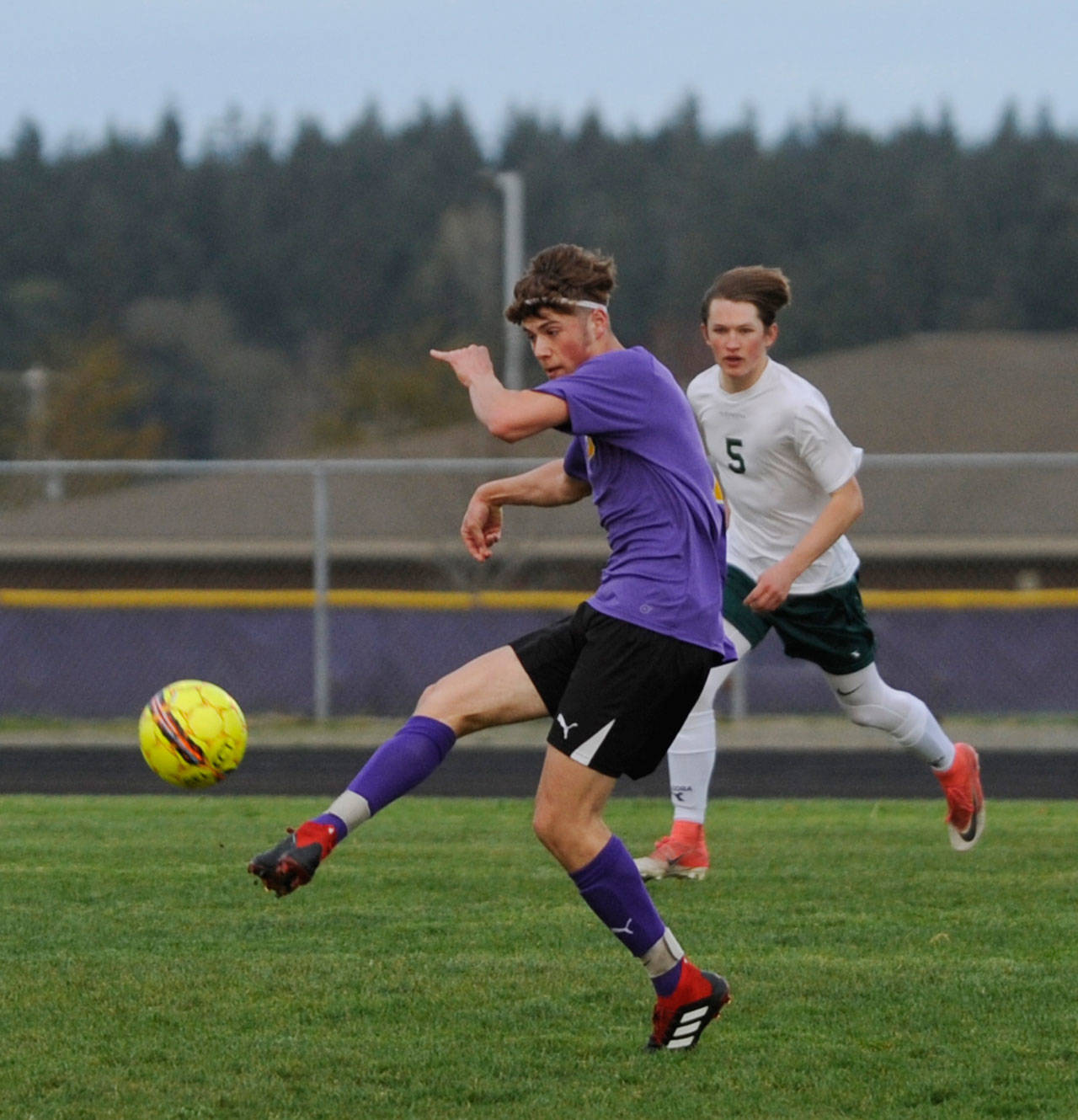 Boys soccer: Wolves remain unbeaten with wins over Riders, Knights