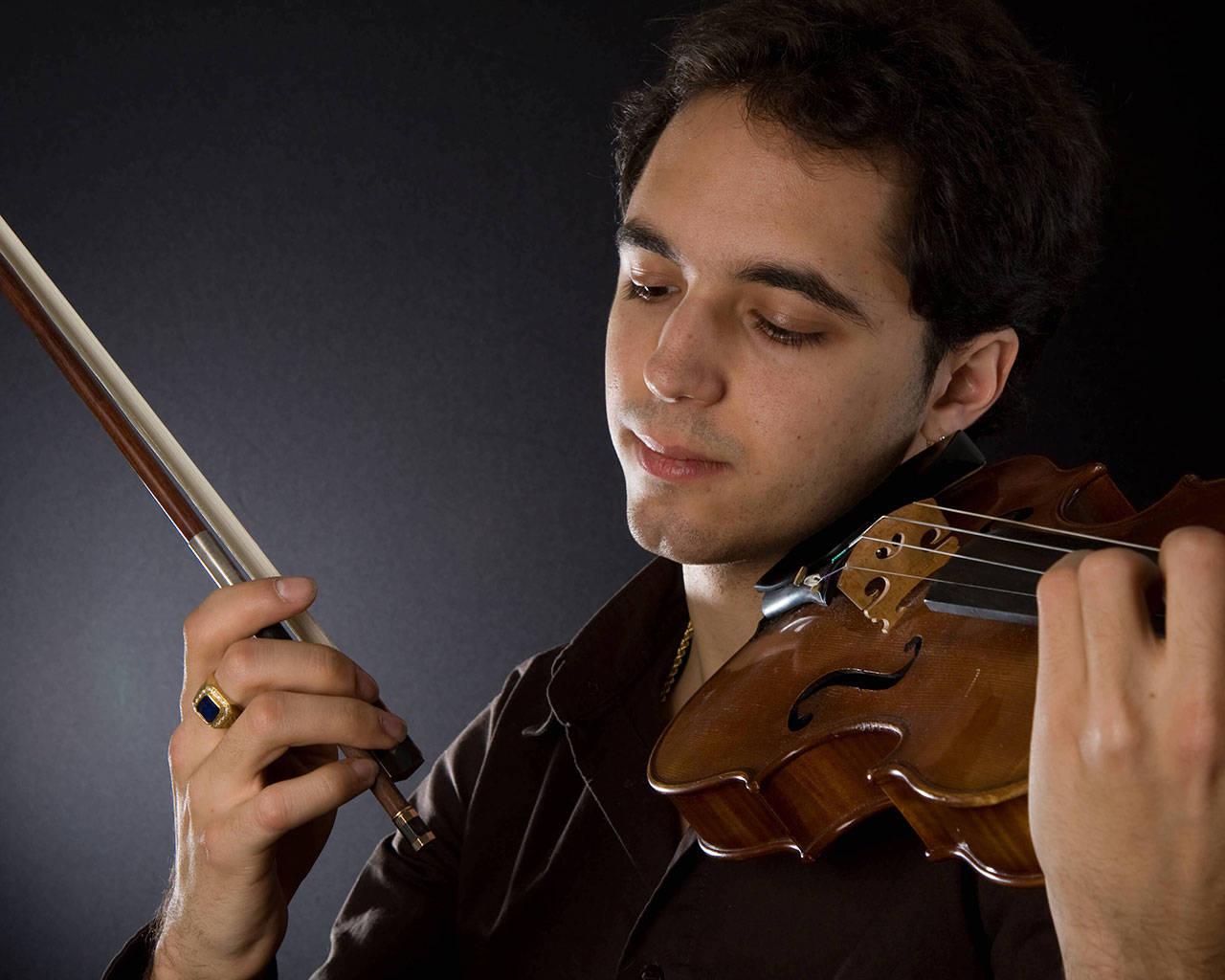 The Port Angeles Symphony’s new season will highlight guest artists including violinist Jesús Reina. Submitted photo
