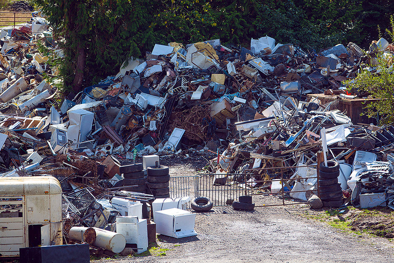 County commissioners urge DCD to clean up Midway Metals property