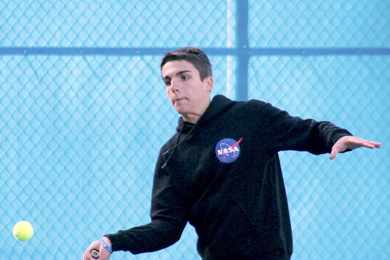 Boys tennis: Sequim’s Zingaro advances to district in singles