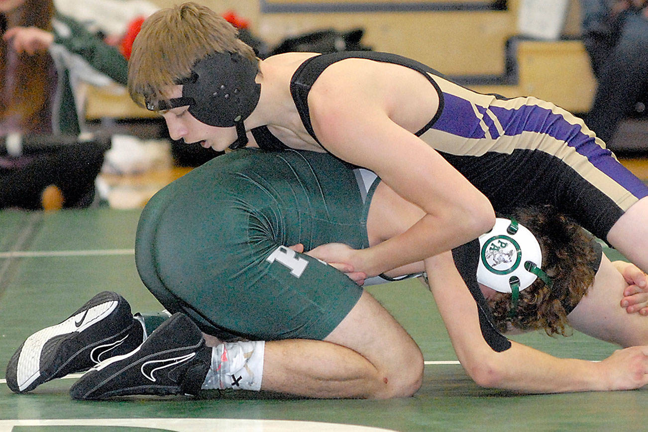 Winter sports preview: Rebuilding Wolves’ wrestling crew banks on newcomers