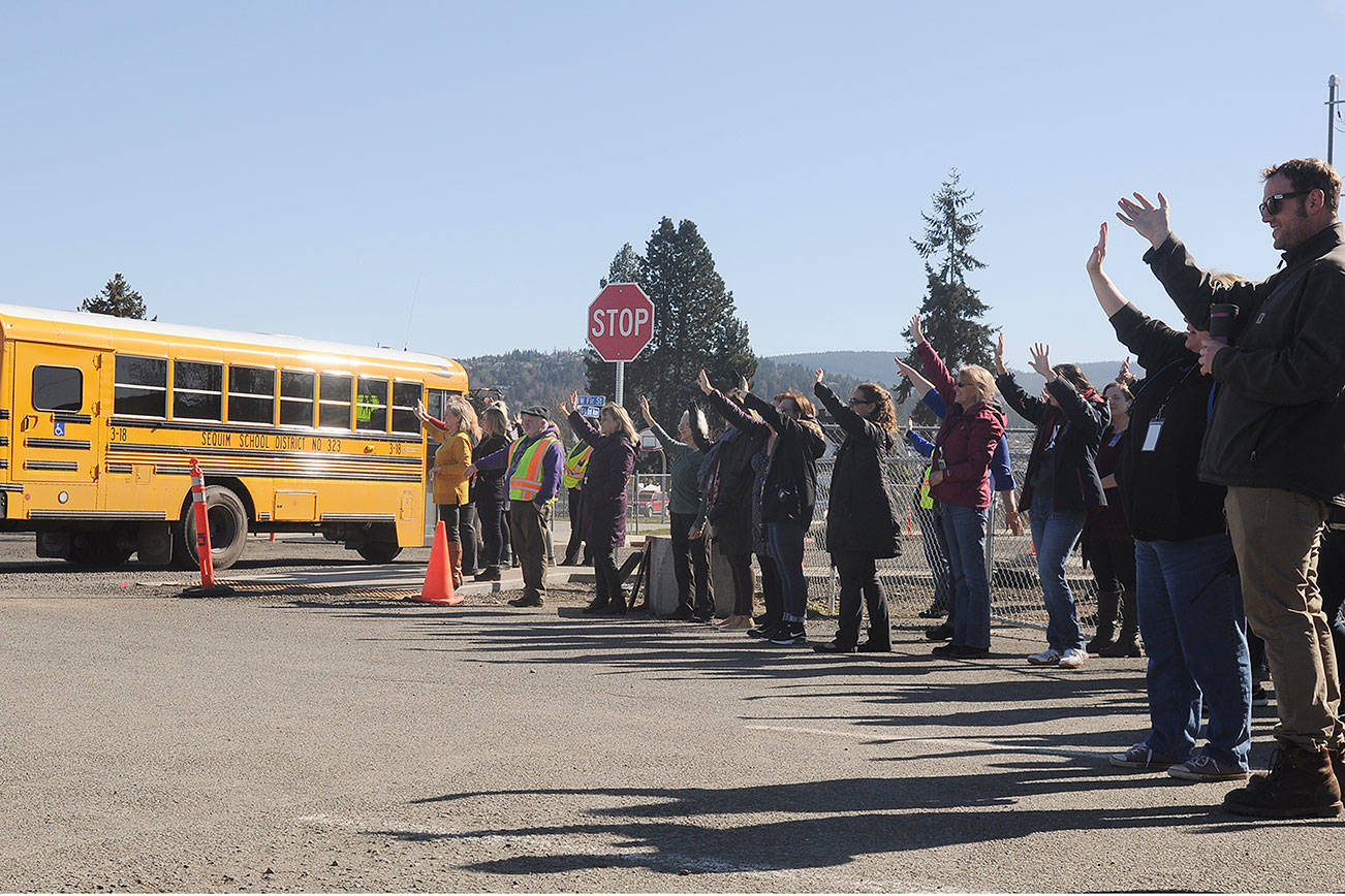 Gov. Inslee closes all Washington schools