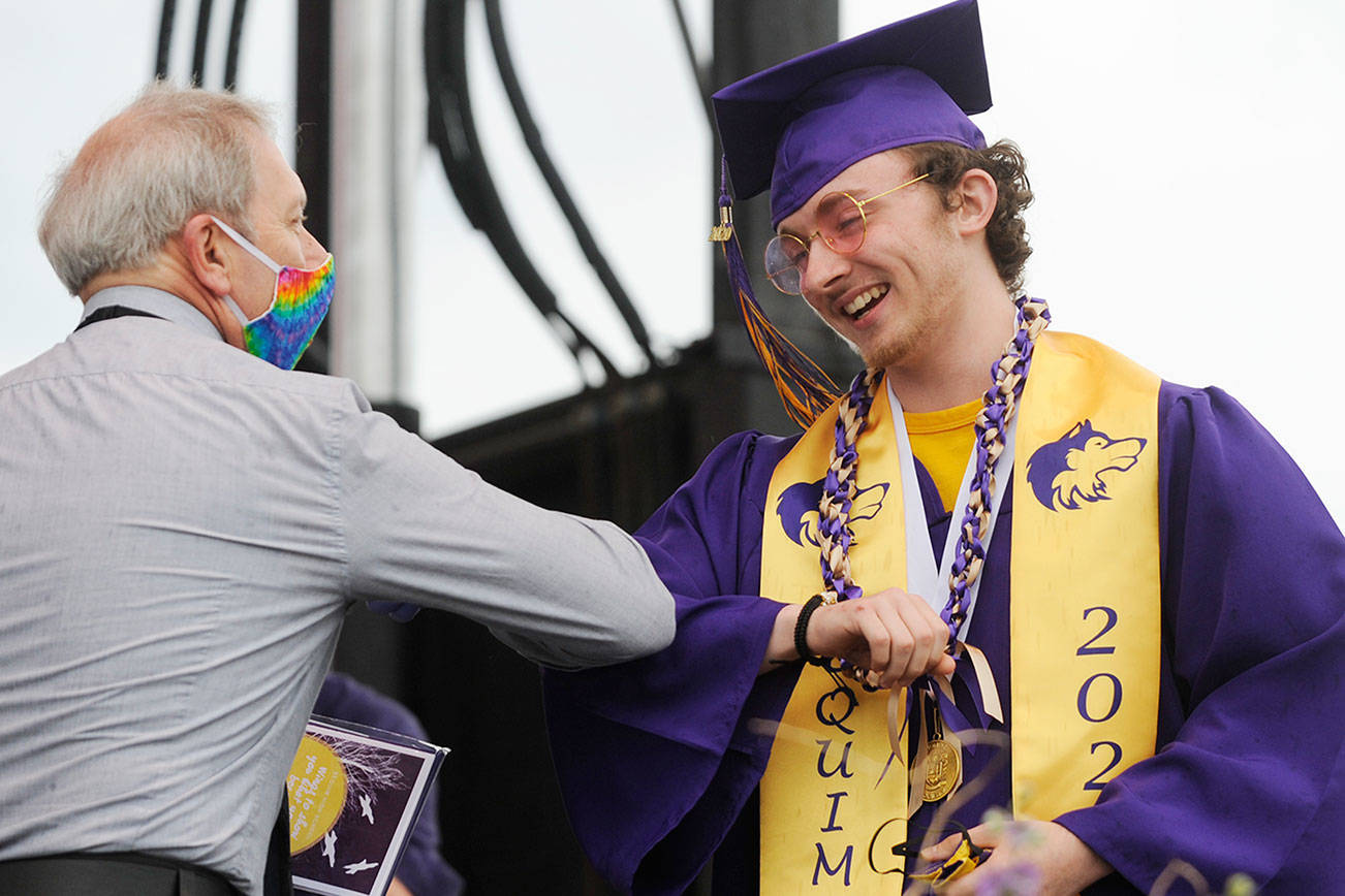 Silver linings for SHS’s purple, gold at drive-in commencement ceremony