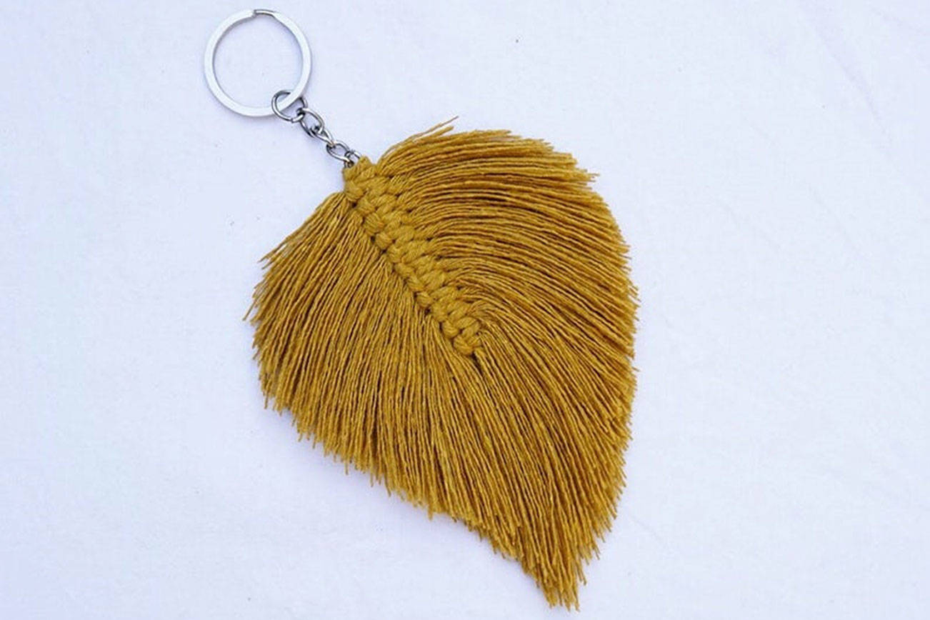 Make a leaf keychain with library kits