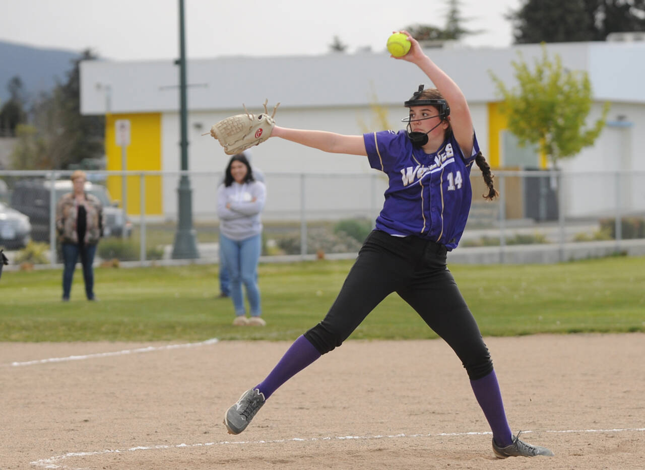 Sequim Gazette PHOTO BY Michal Dashiell
Sequim’s Lainy Vig pitches in an intersquad scrimmage on May 10.