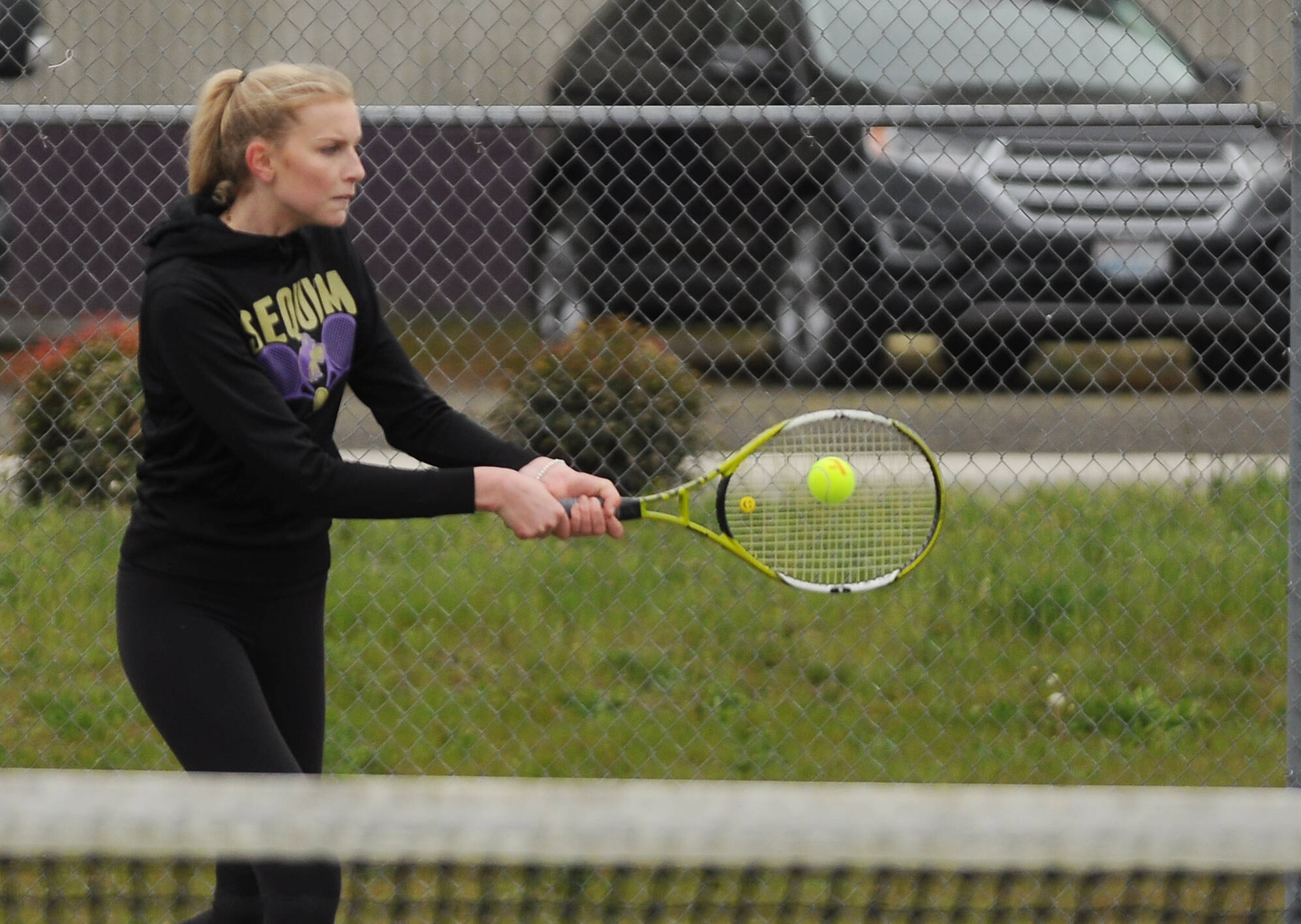 Sequim’s Kendall Hastings hits a return volley in a 6-0, 6-0 win over Kingston’s Tess Eckert on May 3. Hastings went 3-1 at the Olympic League tourney last week to advance to the West Central District tournament. Sequim Gazette photo by Michael Dashiell
Sequim’s Kendall Hastings hits a return volley in a 6-0, 6-0 win over Kingston’s Tess Eckert on May 3. Hastings went 3-1 at the Olympic League tourney last week to advance to the West Central District tournament. Sequim Gazette photo by Michael Dashiell
