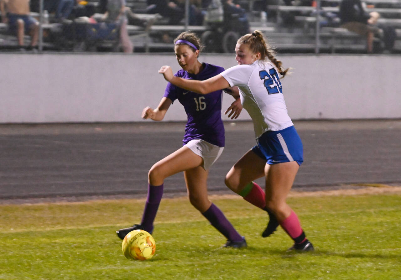 Sequim Gazette photo by Michael Dashiell / Sequim’s Laila Sundin drives deep into North Mason territory in the Wolves’ 11-1 rout of the Bulldogs on Oct. 6.