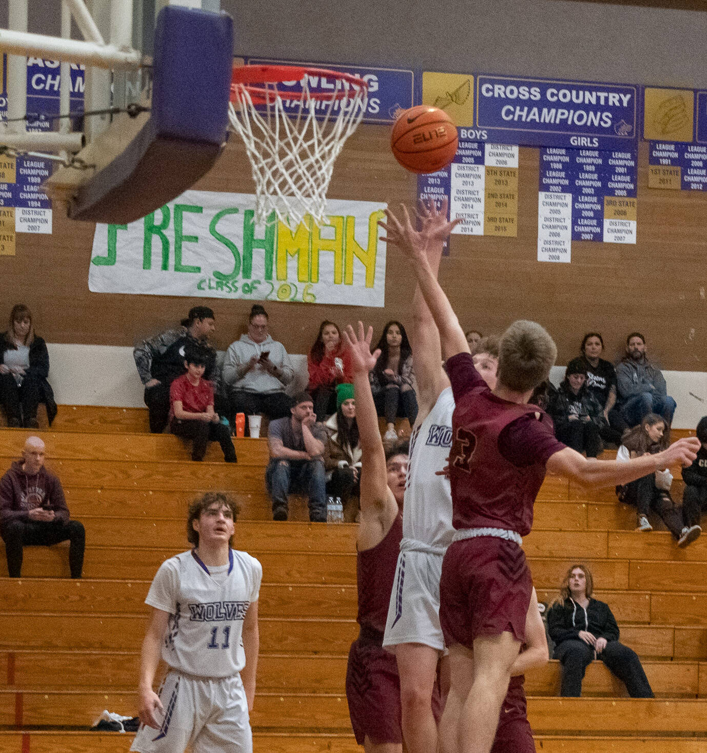 Sequim Gazette photo by Emily Matthiessen / As teammate Charlie Grider, left, looks on, Sequim’s Zack Thompson looks to get past Kingston’s Seth Fortenbacher (3) in SHS’s 70-56 home victory on Jan. 3. Thompson had a game-high 19 points.