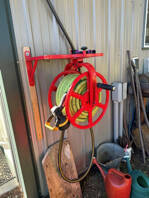 Photo courtesy of Clallam County Master Gardeners
Hose reels make lighter work of a heavy load.