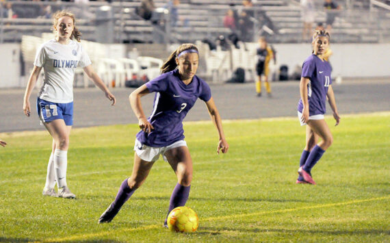 Michael Dashiell/Olympic Peninsula News Group
Sequim's Taryn Johnson dribbles toward the goal during a win over Olympic.