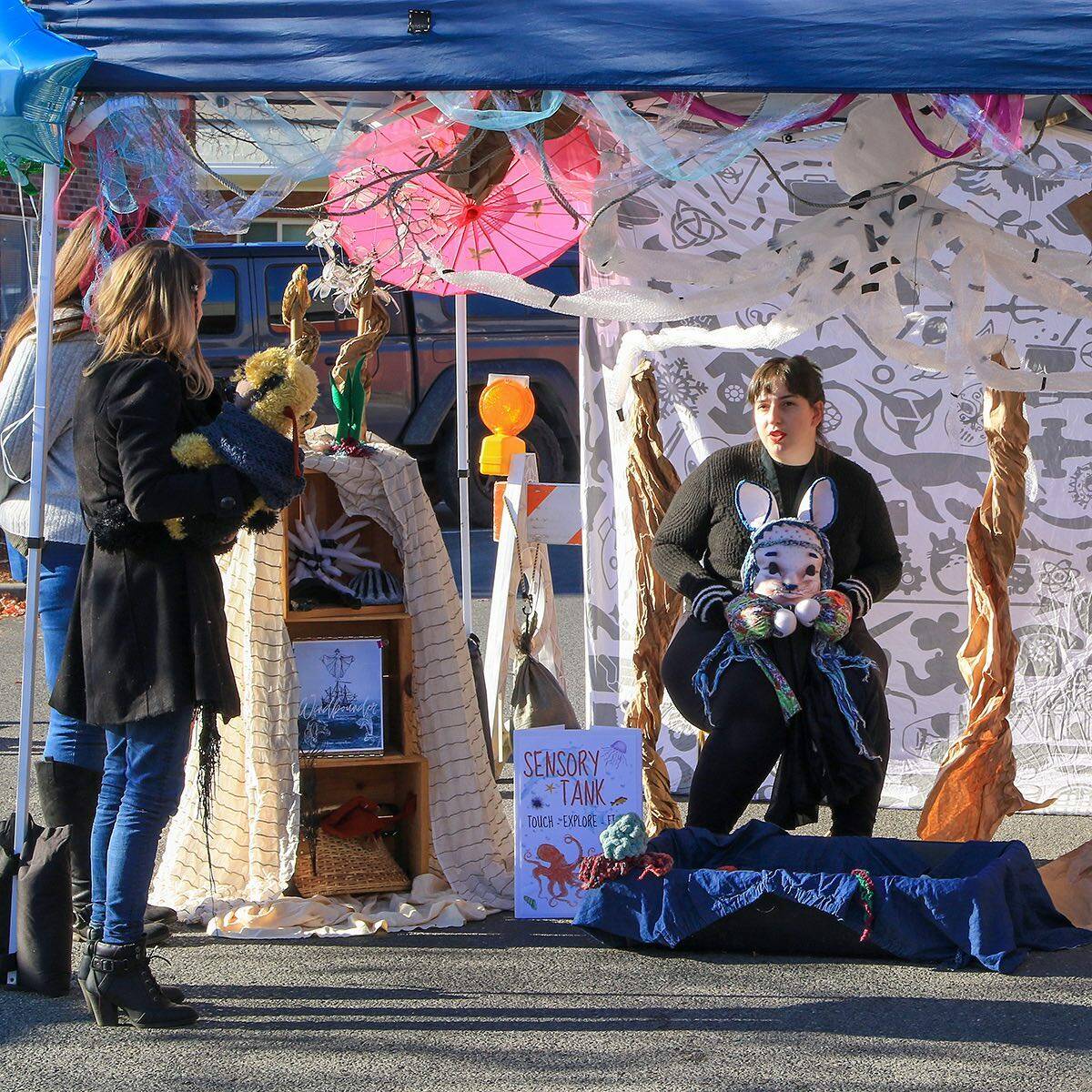 Storyteller Ginny Holladay and Fabulists Fables presents the puppet show “Bellica and the New Friend” at the November Winter Market. Check out Holladay’s puppet show talents at the Dec. 23 Winter Market.