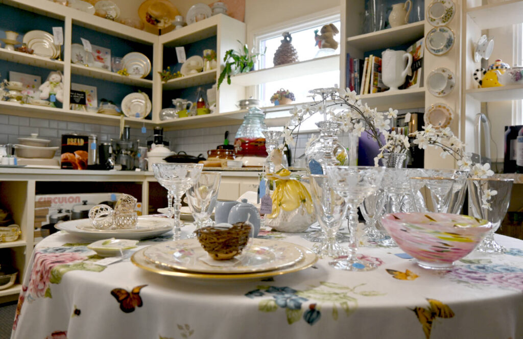 PHOTO Guild’s thrift shop reopens Sequim Gazette