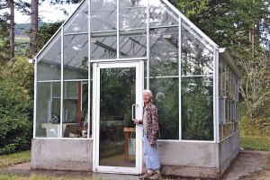 Series offers introduction to greenhouse gardening