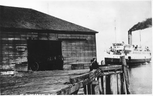 The Sol Duc ferry pulls into the dock at Dungeness