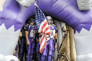 Trojans trip Wolves