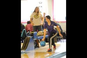 Girls bowling: SHS duo earns spots at districts