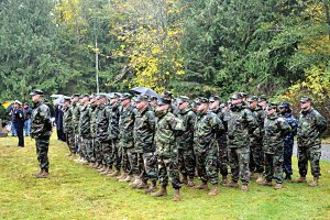 Salutes for service men and women