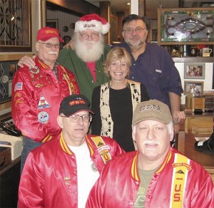 Mary and Bill Nagler of the Oak Table Café received a Gold Etching from reps Sid Gerling