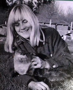 Jan Beebe sits with Pippen the sea otter at an undisclosed time at the Olympic Game Farm. Former and current employees believe vocals from an otter like Pippen was used to create the sounds of “Star Wars” creature Tauntaun. Photo courtesy of the Olympic Game Farm