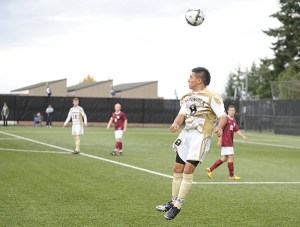 It's a heads-up play from Peninsula sophomore Victor Sanchez