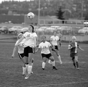 Girls soccer: Wolves still in hunt after dropping 3 straight