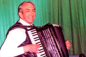 Arts and Entertainment Briefs: Artist presents at ‘Studium’; Jamestown craft fair; ‘Hunger Games’ and more
