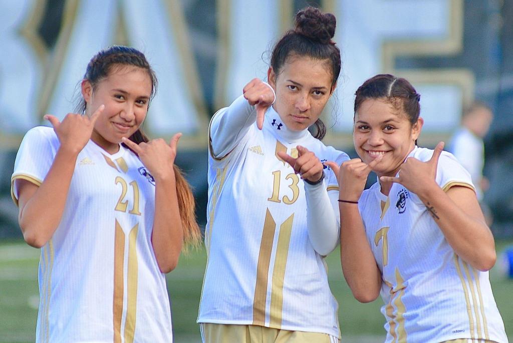 Women’s soccer: Peninsula caps perfect conference record with wins