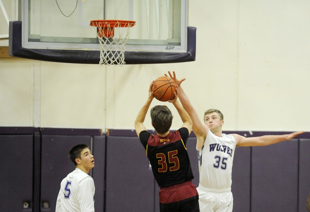 Boys basketball: Wolves drop pair to league-leaders Kingston, NK