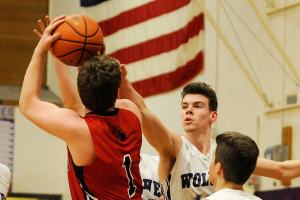 Boys basketball: Wolves cap season with three-game win streak